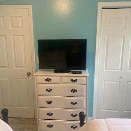 Cheerful Two Bedroom House 1.5 Miles From Beach. Myrtle Beach Luaran gambar