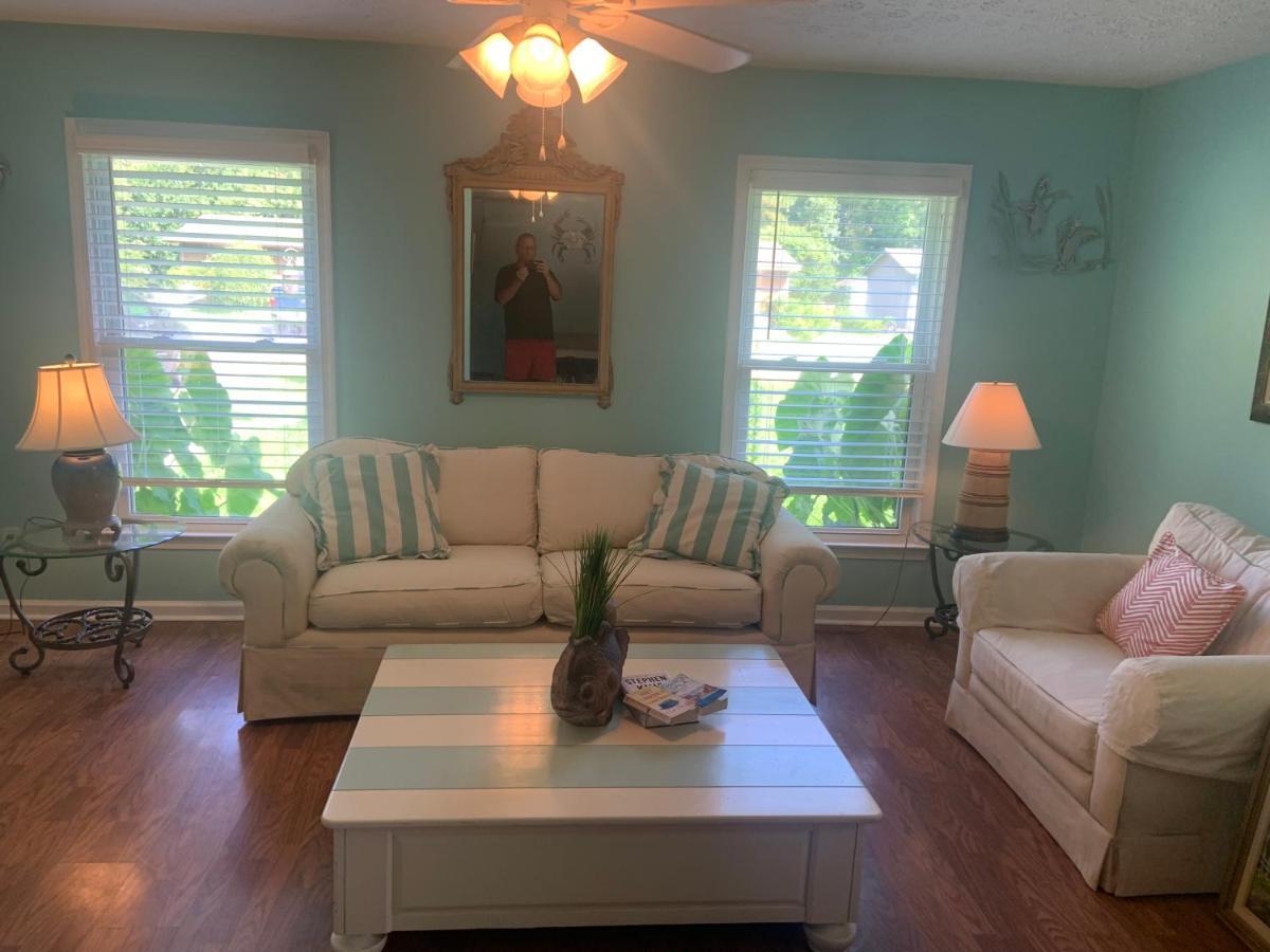 Cheerful Two Bedroom House 1.5 Miles From Beach. Myrtle Beach Luaran gambar