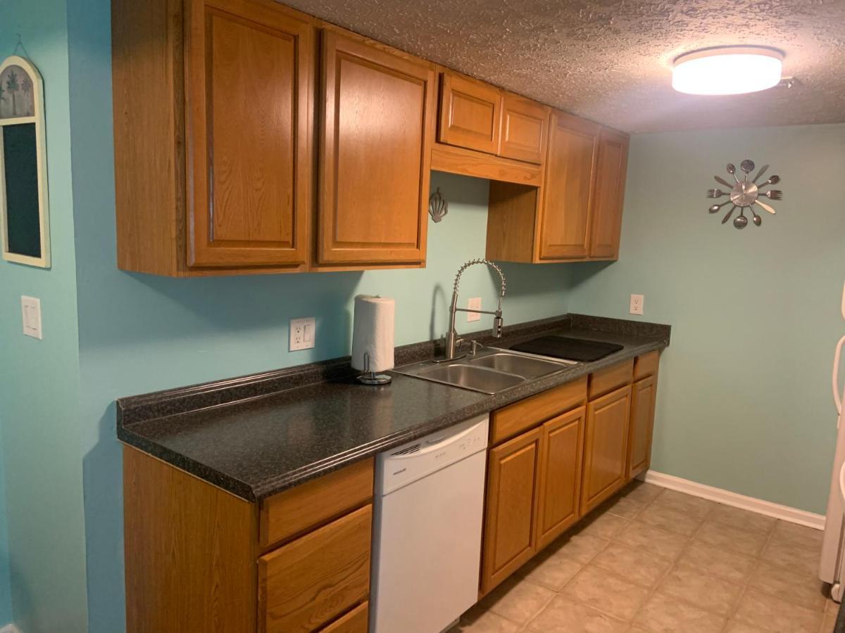 Cheerful Two Bedroom House 1.5 Miles From Beach. Myrtle Beach Luaran gambar